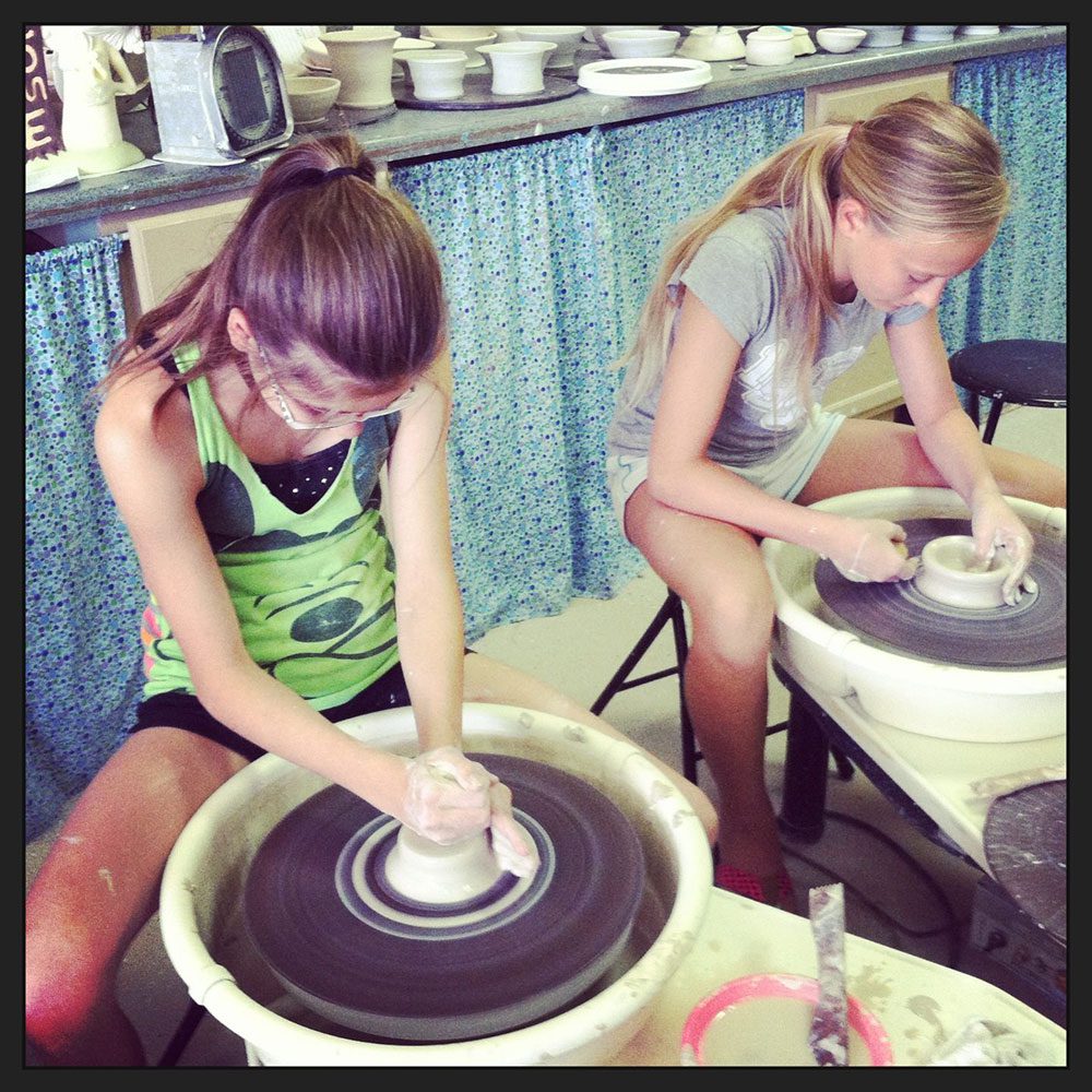 90 Min Pottery Wheel Throw Class